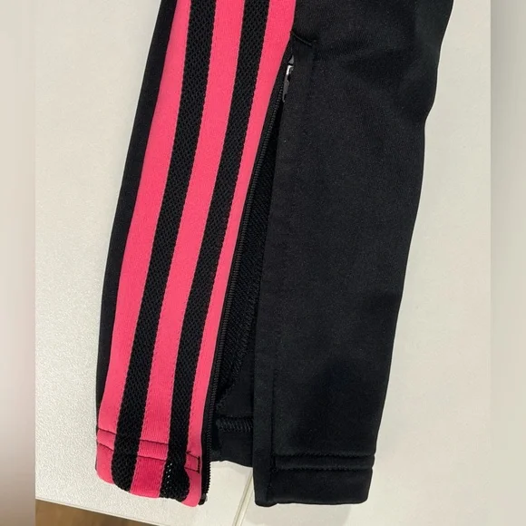 New without tag. Adidas, Juventus Training Football set, Size 11-12Y